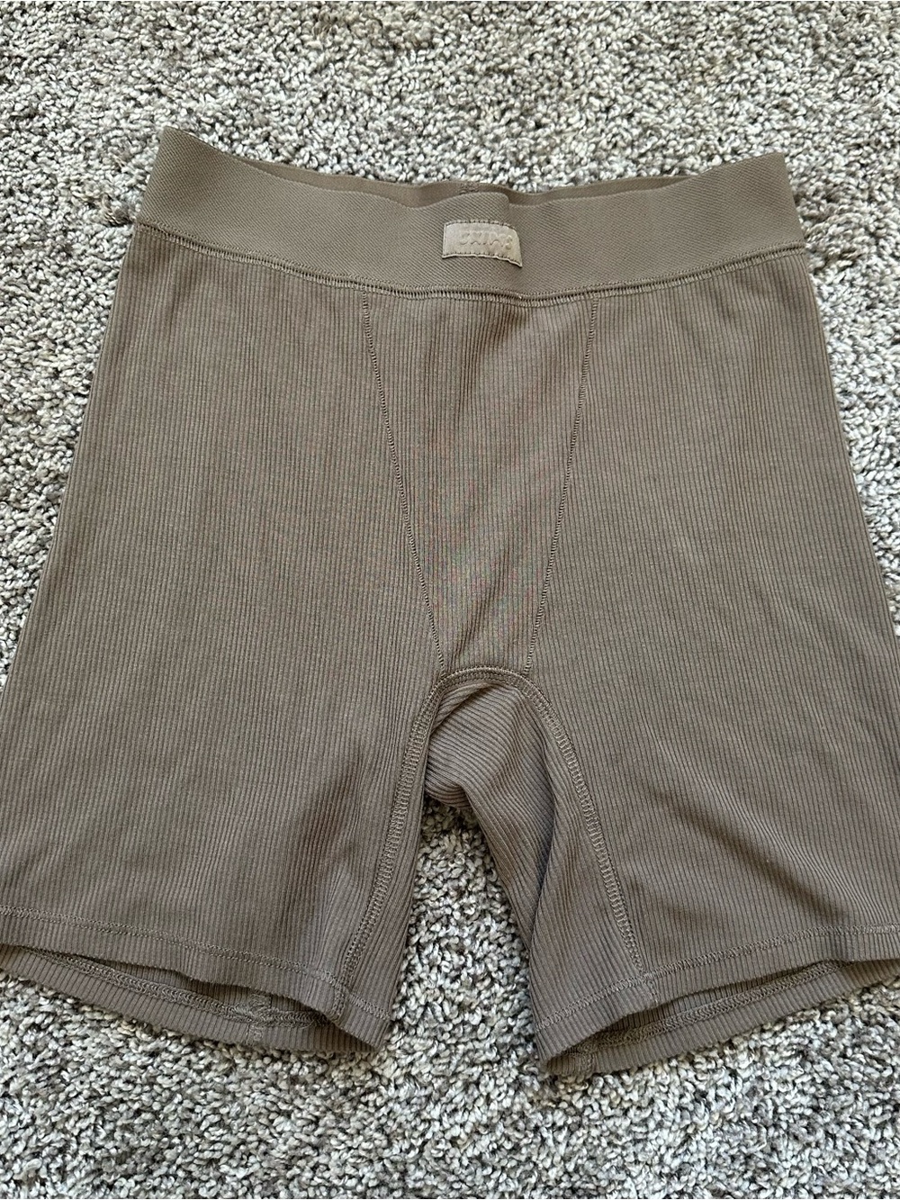 SKIMS Women's Ribbed Athletic Shorts in Olive Taupe